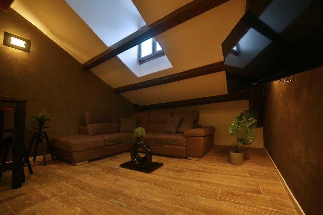 Apartment Moscova Attic Near Duomo